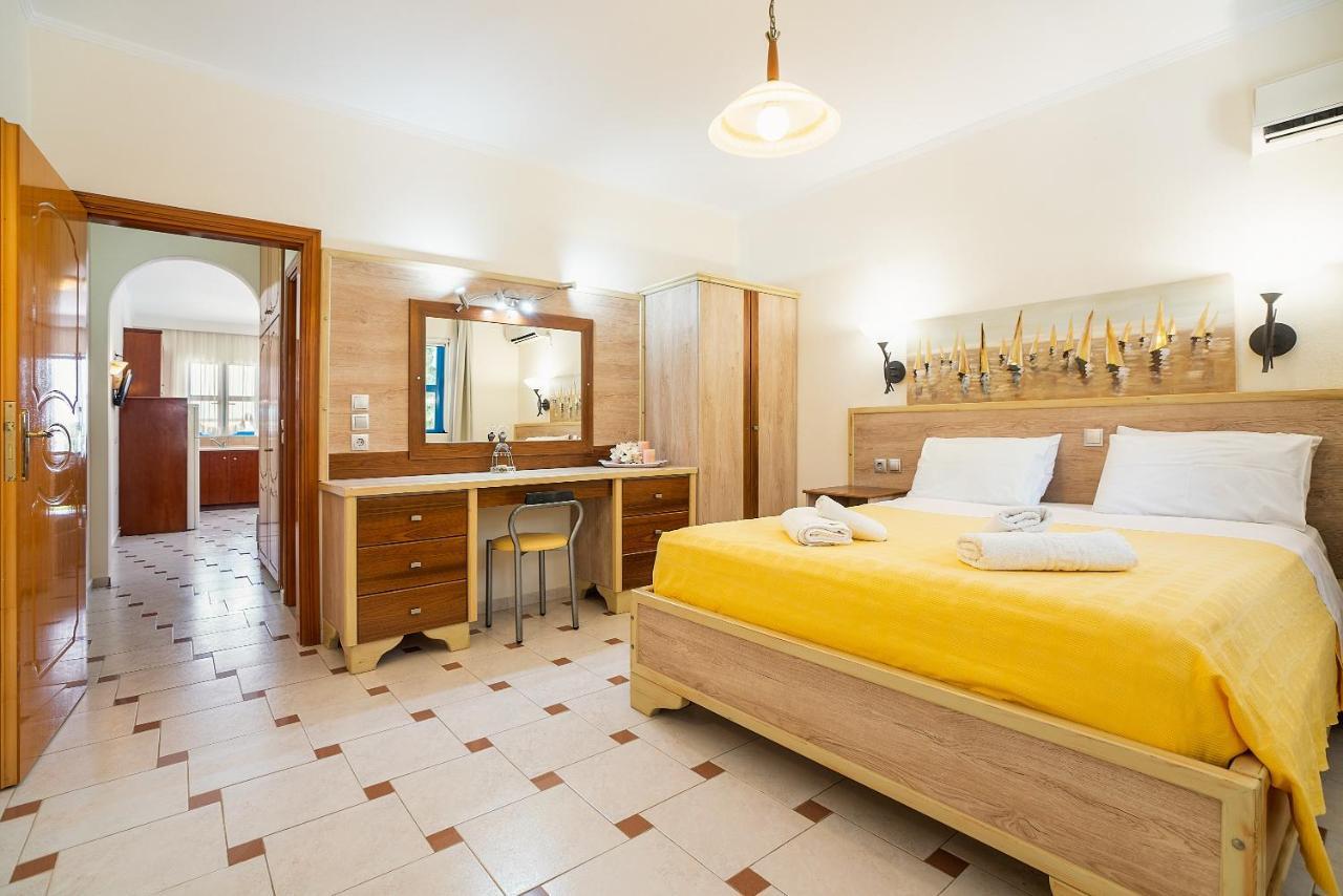 Livadia Beach Suite Extérieur photo