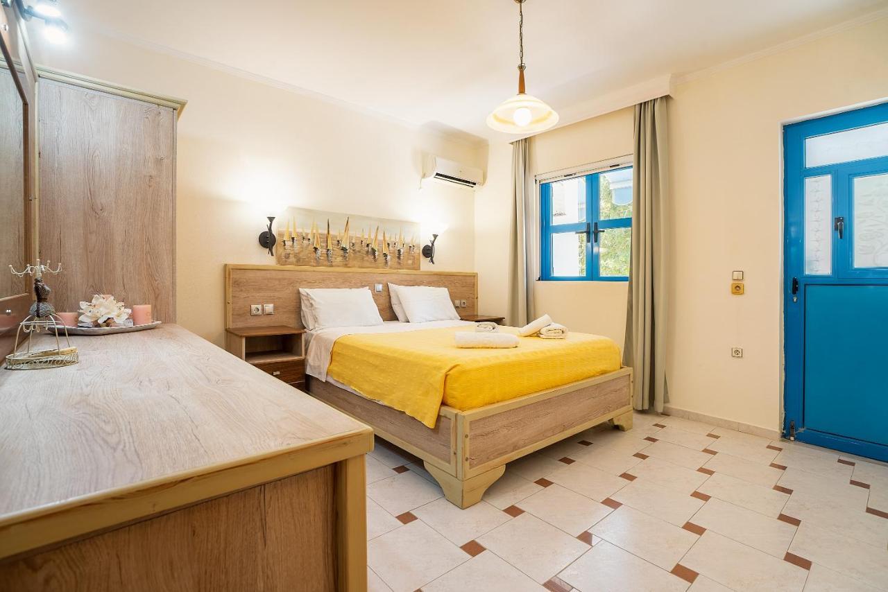Livadia Beach Suite Extérieur photo